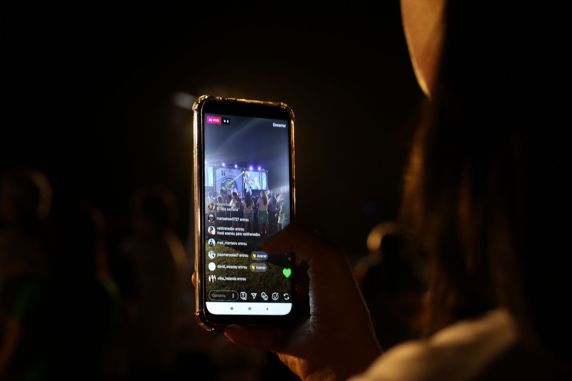 Format reel Instagram 2026 : pourquoi le ratio 9/16 est devenu la norme absolue — montage vidéo sur smartphone Instagram
