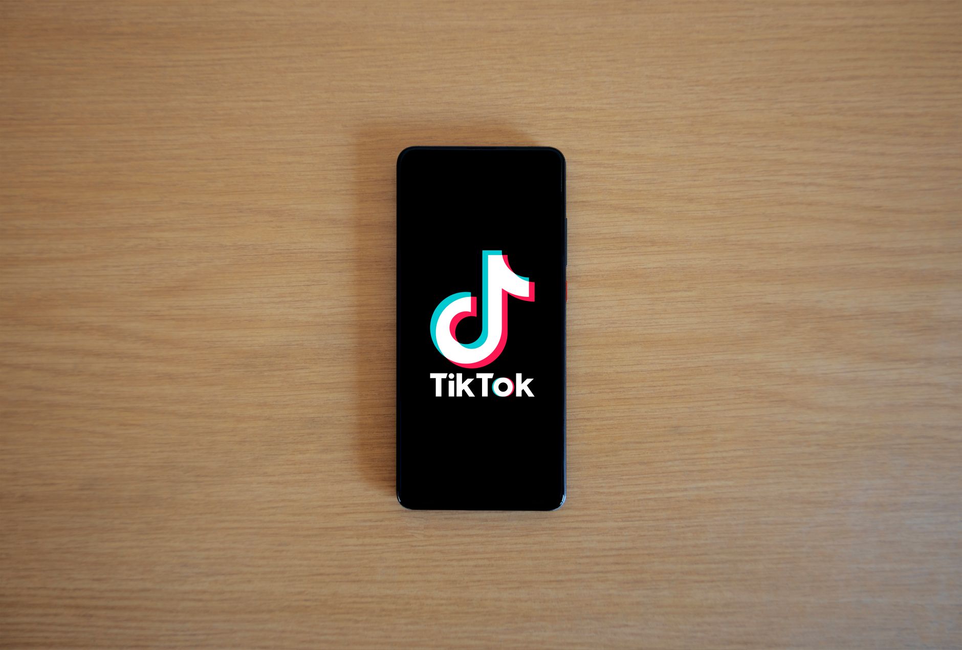 Montage TikTok automatique par IA — interface de montage vidéo IA TikTok